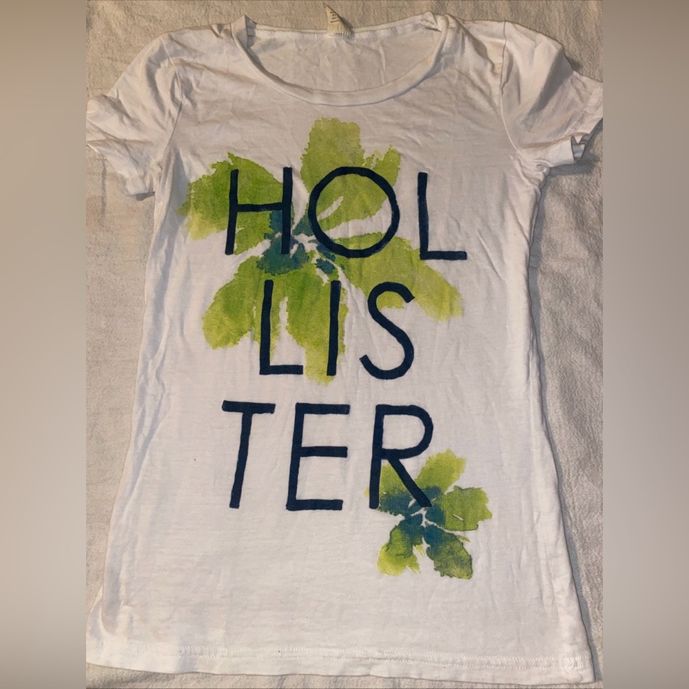 Hollister T Shirt Women’s Size Small